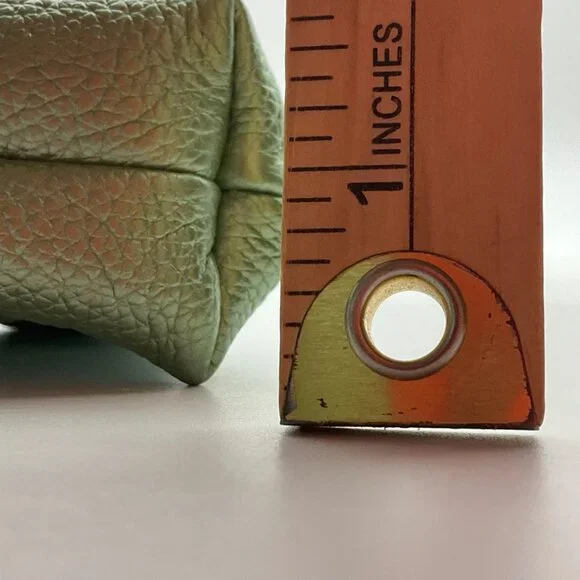 Portland Leather Goods Metallic Green Scalloped Leather Coin Purse Penny Pouch - Picture 10 of 11